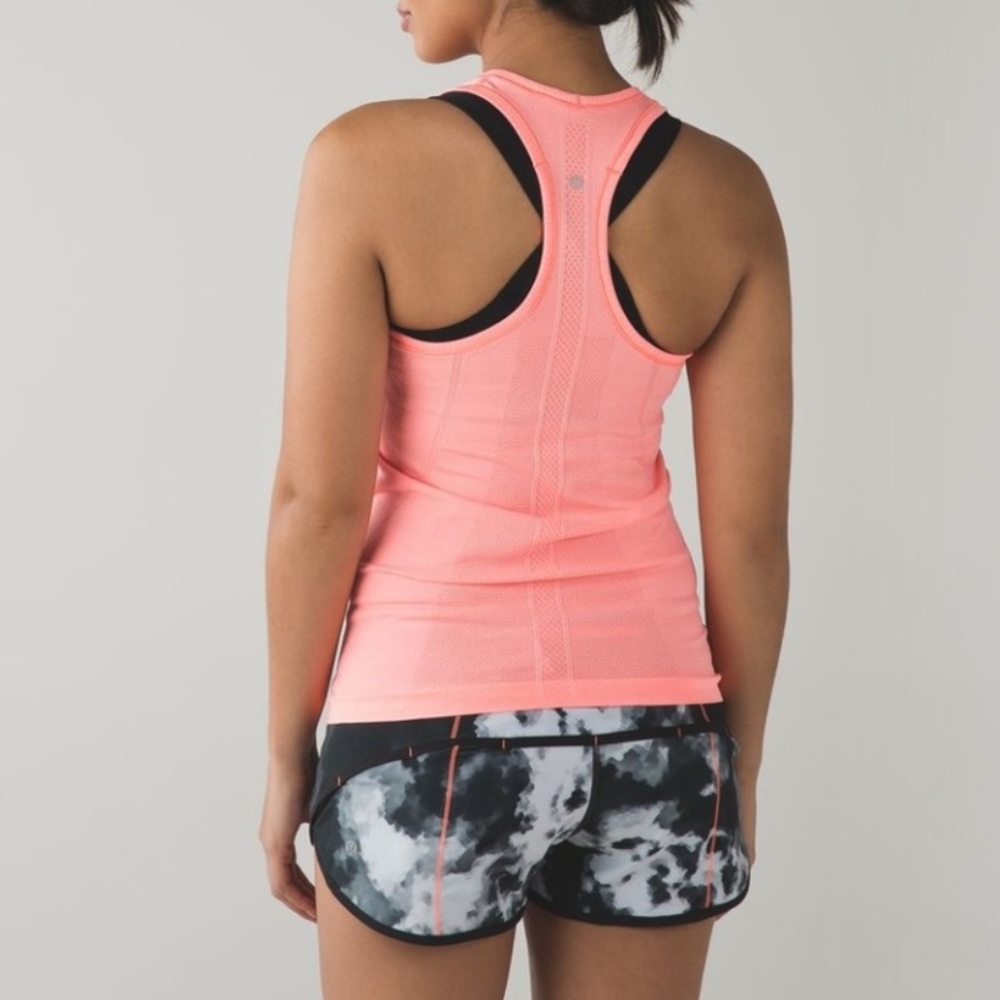 Lululemon Swiftly